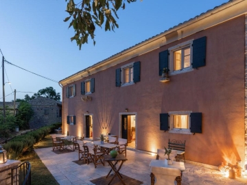 The Merchant's House - Bed and Breakfast in Old Perithia, Ionian Islands